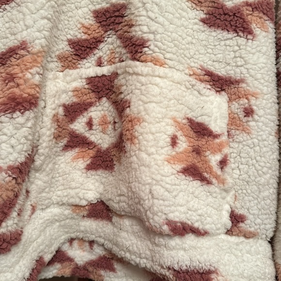 Fuzzy half zip - Picture 2 of 8